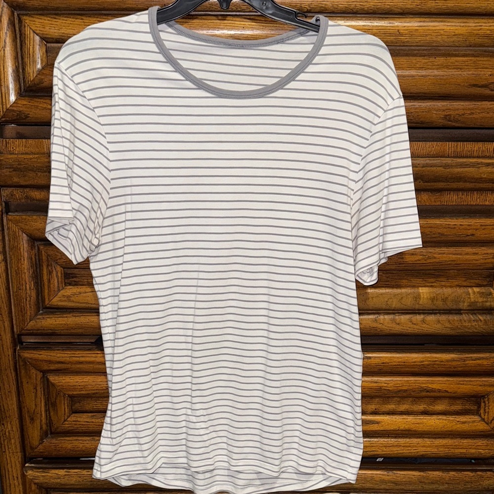 Lululemon Athletica Men’s 5 year basic tee - White and Gray